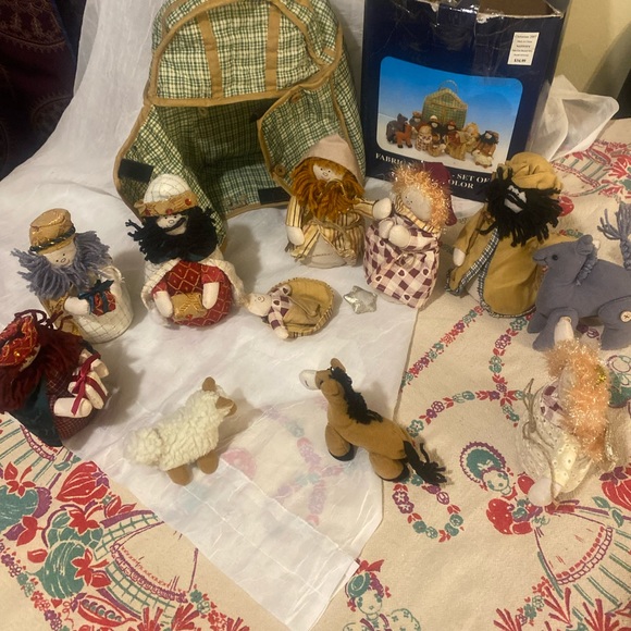 Vintage cloth nativity scene - Picture 1 of 12